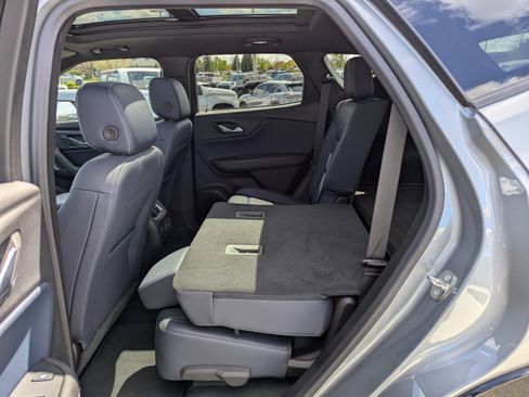 Certified 2023 Chevrolet Blazer RS w/ Driver Confidence II Package image 34