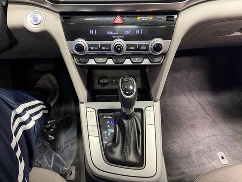 Used 2020 Hyundai Elantra Value Edition image 32