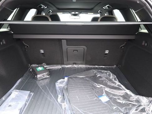 New 2026 Volvo XC60 B5 Plus w/ Protection Package Premier AWD/4WD image 33