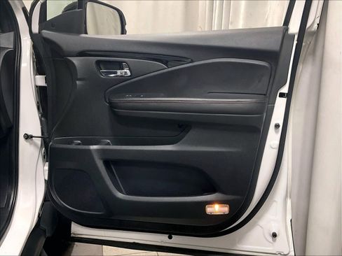 Used 2023 Honda Ridgeline Black Edition image 12