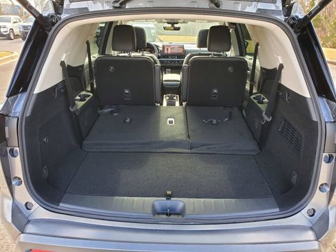 New 2026 Nissan Pathfinder SL w/ SL Premium Package AWD/4WD image 6