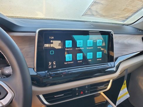 New 2026 Volkswagen Atlas SE FWD image 9