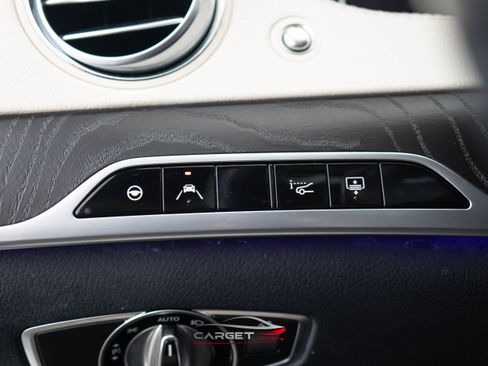 Used 2018 Mercedes-Benz S 560 Sedan image 38
