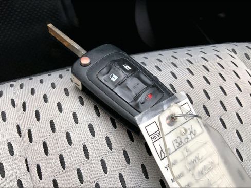 Used 2013 GMC Terrain SLE image 13