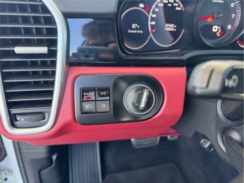 Used 2019 Porsche Cayenne Turbo AWD/4WD image 27