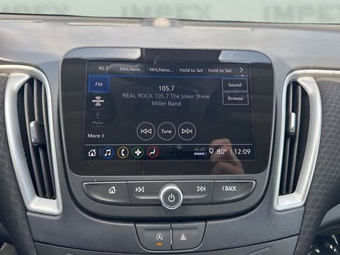 Used 2024 Chevrolet Malibu LT w/ Midnight Edition image 17