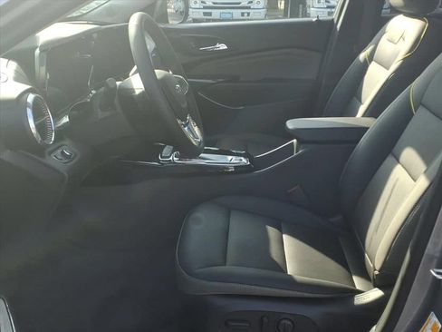 New 2026 Chevrolet Trax ACTIV w/ Sunroof Package FWD image 17
