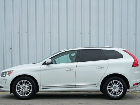 Used 2016 Volvo XC60 T5 Premier w/ Proximity Package image 8