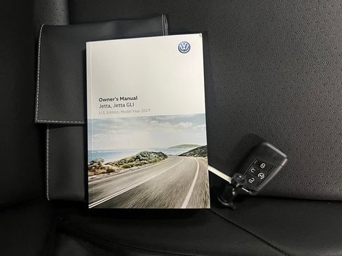 Used 2019 Volkswagen Jetta SEL w/ Cold Weather Package FWD image 42