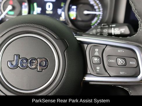 Used 2025 Jeep Wrangler Unlimited Sahara w/ Safety Group image 10