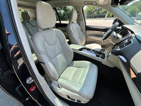 Used 2017 Volvo XC90 T6 Momentum w/ Convenience Package AWD/4WD image 36