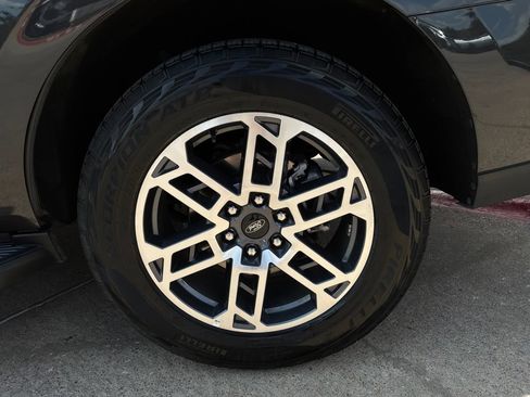 Used 2025 Ford Expedition Active AWD/4WD image 9