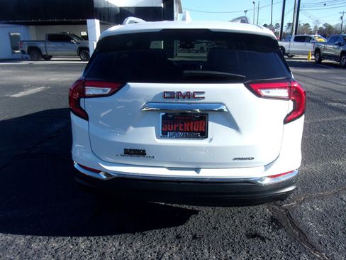 Used 2023 GMC Terrain SLT image 4