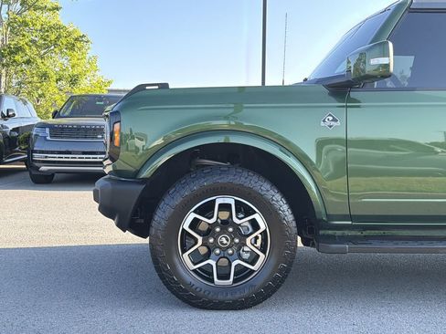 Used 2022 Ford Bronco Outer Banks AWD/4WD image 9