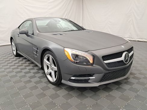 Used 2016 Mercedes-Benz SL 550 AMG Pkg image 8