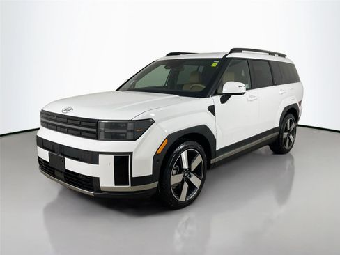 Used 2025 Hyundai Santa Fe Limited image 3