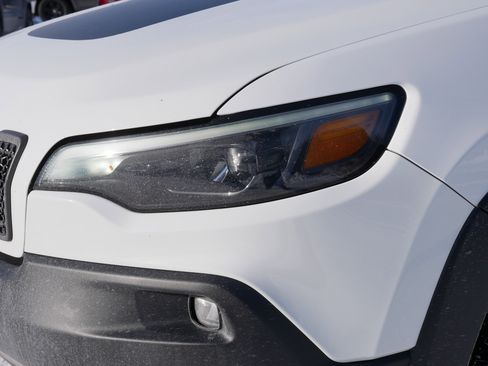 Used 2021 Jeep Cherokee Trailhawk image 16