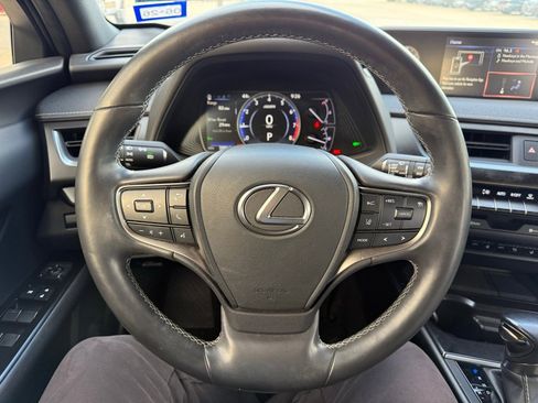 Used 2021 Lexus UX 200 w/ Premium Package image 12