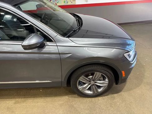 Used 2021 Volkswagen Tiguan SEL AWD/4WD image 57