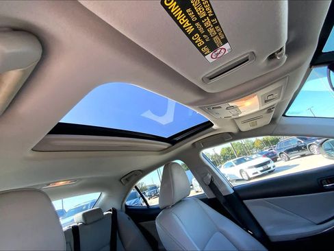 Used 2015 Lexus IS 250 image 14