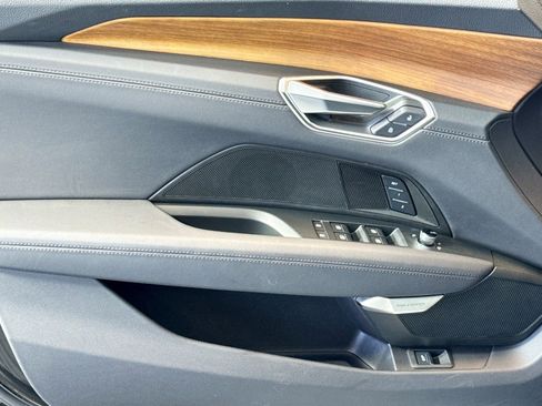 Used 2023 Audi e-tron GT Premium Plus image 16