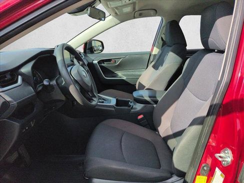 Used 2022 Toyota RAV4 LE image 19