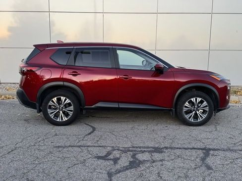 Used 2023 Nissan Rogue SV image 32