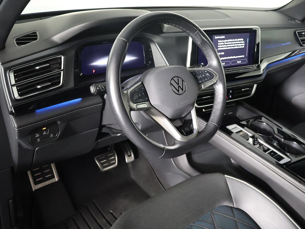 Used 2024 Volkswagen Atlas Cross Sport SEL Premium R-Line AWD/4WD image 29