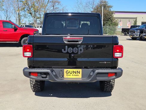 New 2026 Jeep Gladiator Sport image 4