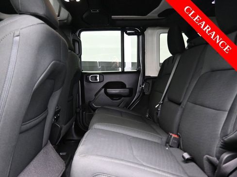 Used 2023 Jeep Wrangler Unlimited image 14