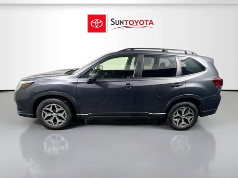 Used 2022 Subaru Forester Premium image 7