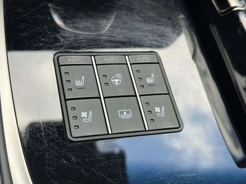 Used 2023 Lexus LS 500 F Sport w/ Cold Weather Package (CK) RWD image 24