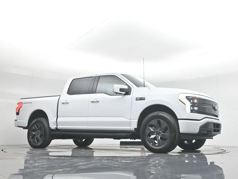 New 2025 Ford F150 Lightning Lariat image 3