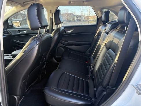 Used 2024 Ford Edge SEL w/ Convenience Package image 16