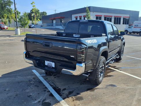 Used 2020 Toyota Tacoma TRD Off-Road AWD/4WD image 4