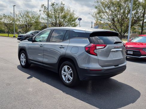 Used 2024 GMC Terrain SLE FWD image 5