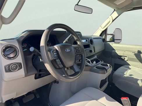 Used 2022 Ford E-350 and Econoline 350 Super Duty w/ Power Windows & Locks Group image 10