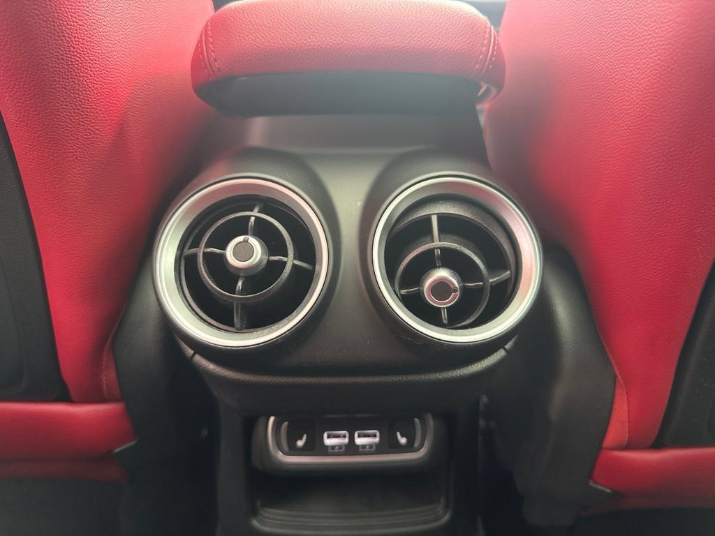 Used 2023 Alfa Romeo Stelvio Veloce AWD/4WD image 56