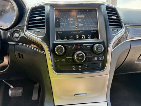 Used 2014 Jeep Grand Cherokee Overland image 12