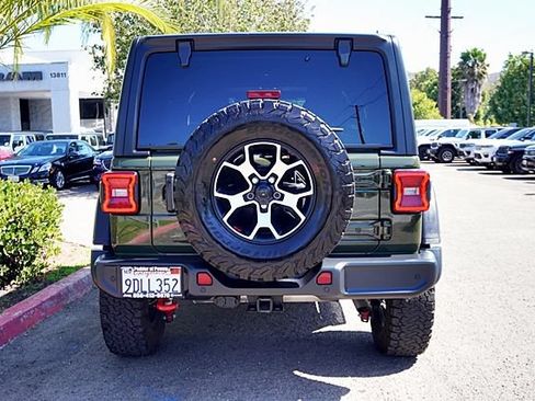 Used 2022 Jeep Wrangler Unlimited Rubicon w/ LED Lighting Group AWD/4WD image 10