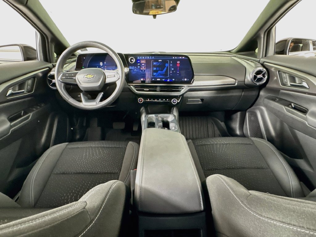 Used 2025 Chevrolet Equinox EV LT FWD image 26