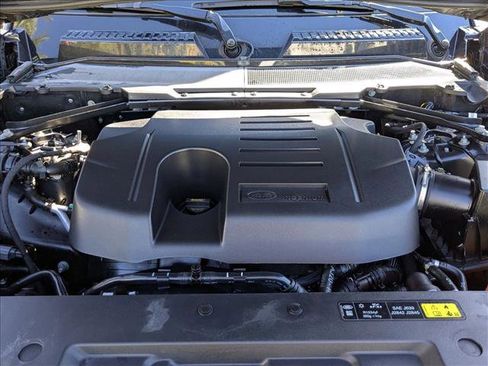 Used 2023 Land Rover Defender 90 X-Dynamic SE image 21