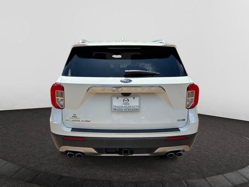 Used 2020 Ford Explorer Platinum w/ Premium Technology Package AWD/4WD image 4