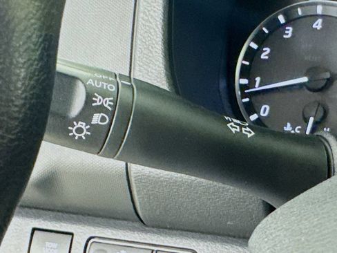 Used 2022 Nissan Frontier SV RWD image 13