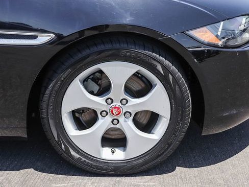 Used 2018 Jaguar XE RWD image 10