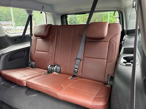 Used 2019 Chevrolet Suburban Premier w/ Premier Plus Edition AWD/4WD image 24