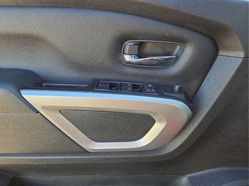 Used 2024 Nissan Titan SV w/ SV Convenience Package image 22