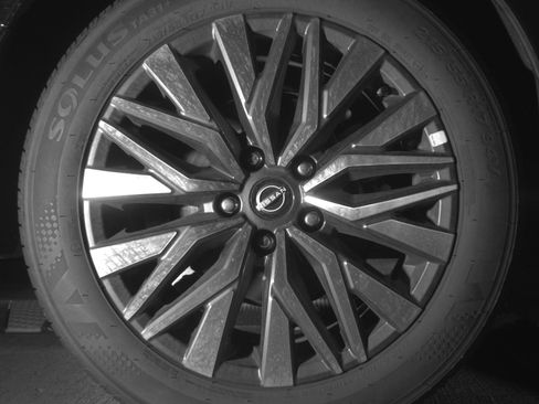 Used 2025 Nissan Altima 2.5 SV image 15