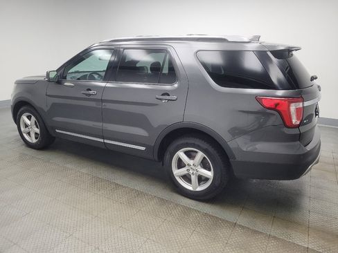 Used 2017 Ford Explorer XLT w/ Equipment Group 201A AWD/4WD image 3