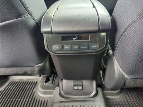Used 2023 Toyota Highlander L image 20